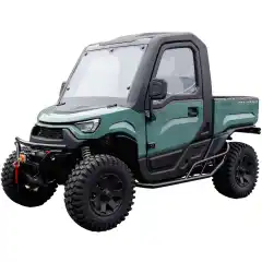 <p>La de norske v&aelig;rforhold r&aring;de! I en 797 Ursus Arctic Pro f&aring;r du oppvarmet f&oslash;rerhus som skaper arbeidsglede og komfort. Den App-styrte kupevarmeren s&oslash;rger for at du kommer til en oppvarmet kabin n&aring;r du m&aring;tte &oslash;nske det. Sesongen for bruk at UTV blir hel&aring;rs - til glede for deg som benytter kj&oslash;ret&oslash;yet &aring;ret rundt.</p>

<p>Understell</p>

<p>Med markedets desidert h&oslash;yeste bakkeklaring, p&aring; 31,7 cm, er 797 Ursus Arctic Pro det perfekte kj&oslash;ret&oslash;y for turer ut i naturen. Du kan bruke den til jakt da den har god plass til viltet p&aring; lasteplanet. UTVen er f&oslash;rstevalget til oppgaver rundt g&aring;rden; i frukthagen, til vedhogst, tilsyn av dyr eller p&aring; jordet og gartneri.</p>

<p>Bakakselsystemet (Wishbone), som konkurrentene kun har p&aring; sine dyrere sportsmaskiner, s&oslash;rger for optimalisert markgrep og gir enda bedre fremkommelighet.</p>

<p>I tillegg er hjulene plassert i ytterkant slik at kj&oslash;ret&oslash;yet p&aring; enkel m&aring;te klatrer over store hindringer.</p>

<p>Garanti</p>

<p>Fra 01.01.2025 har alle ATV/UTV/XTV 5 &aring;rs garanti hos Erling Sande as. At man v&aring;ger og sette 5 &aring;rs garanti for b&aring;de proffbruker og konsumet, sier alt om kvaliteten.</p>

<p>UTVen er registrert for to personer og kan kj&oslash;res av personer med bilsertifikat og traktorlappen (16 &aring;r). Toppmodellen passer for den kresne og kravfulle bruker, og gir deg Norges desidert beste pakketilbud!797 Ursus Arctic Pro leveres i 4 farger; R&oslash;d, Bl&aring;, Gr&oslash;nn og Gr&aring;.</p>

<p>Registrerbar: T1b eller T1a</p>

<p>Minstealderen for traktorlappen (klasse T) er 16 &aring;r, men traktoren kan ikke v&aelig;re laget for fart mer enn 40 km/t (konstruktiv fart). Vekten kan heller ikke overskride 25 tonn som enkeltkj&oslash;ret&oslash;y eller vogntog (traktor og tilhenger til sammen).</p>
